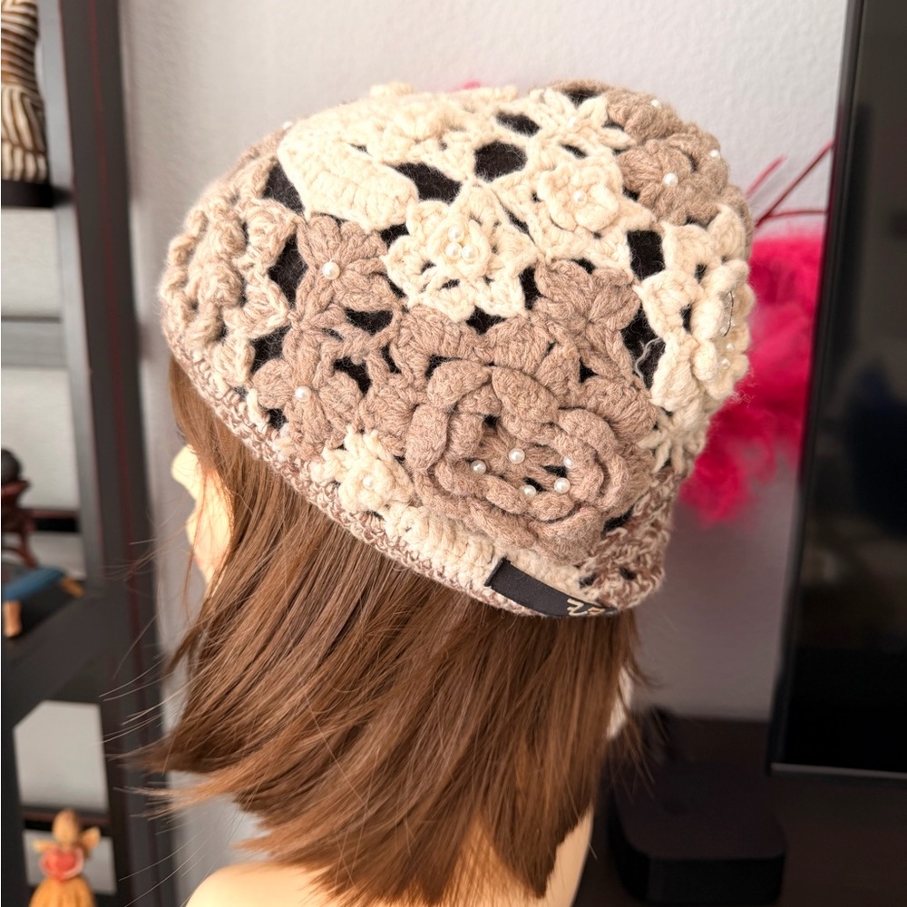 Elegant Beige Wool Crochet Beanie - Picture 5 of 11
